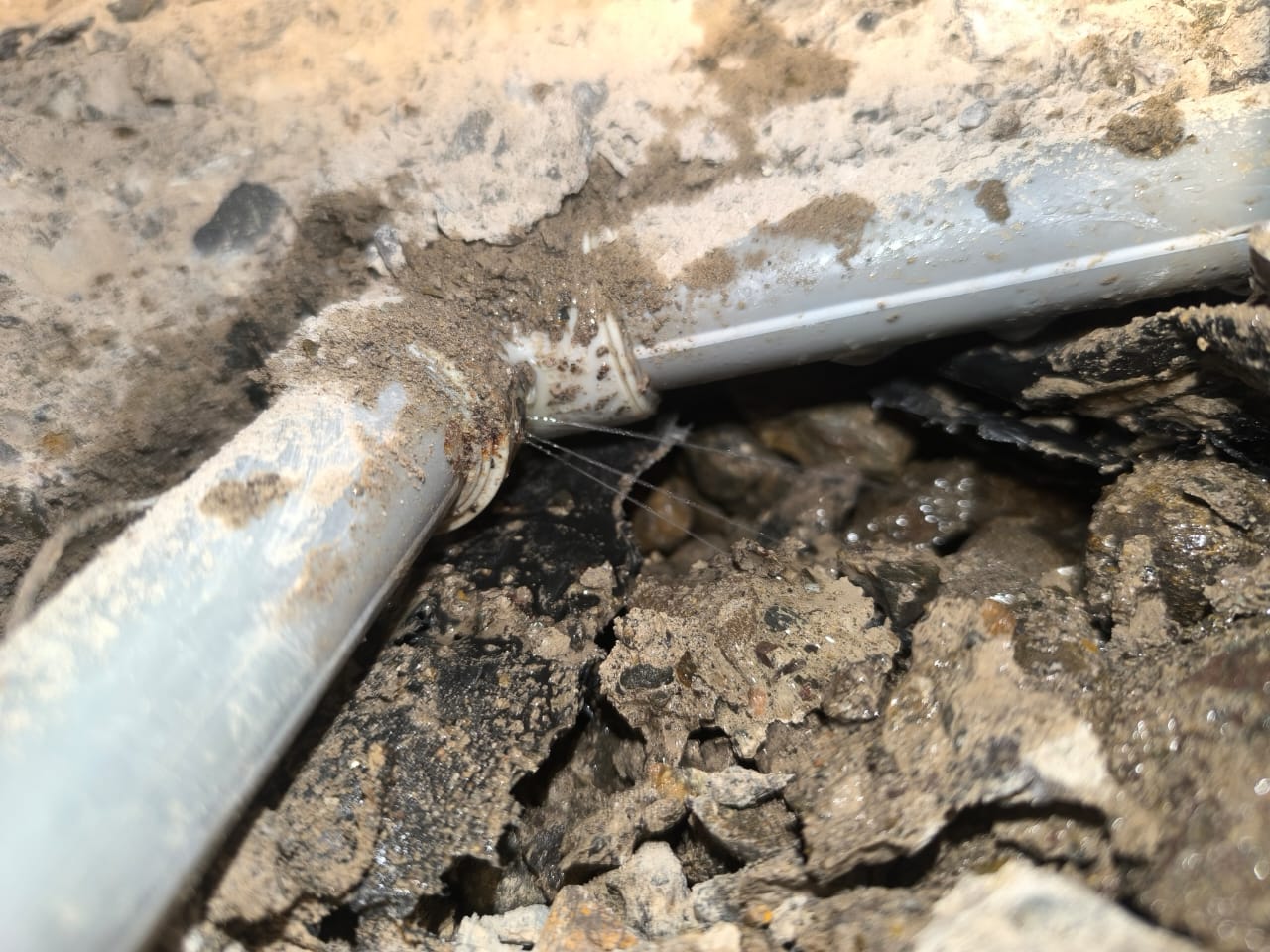 Trabajo de detección de fugas MAXISA